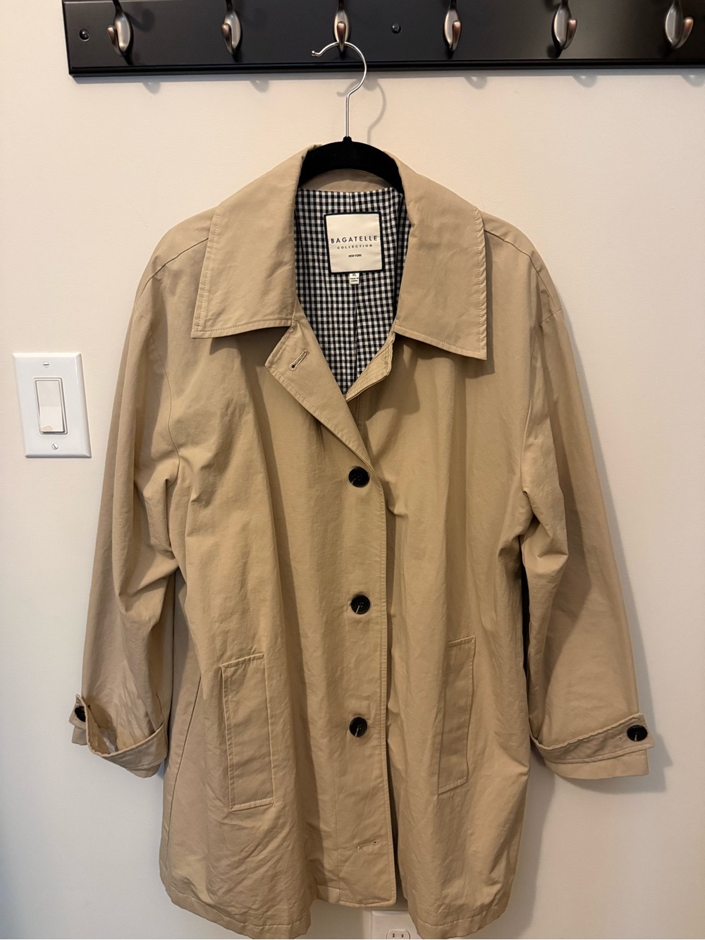 Bagatelle Women's Tan Single-Breasted Trench Coat